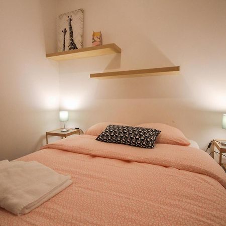 One Bedroom Equipped In Old Λιλ Εξωτερικό φωτογραφία